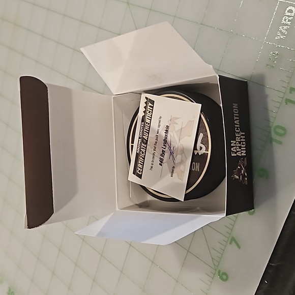 Coyotes hockey puck, signed by Lyubushkin - Picture 2 of 6